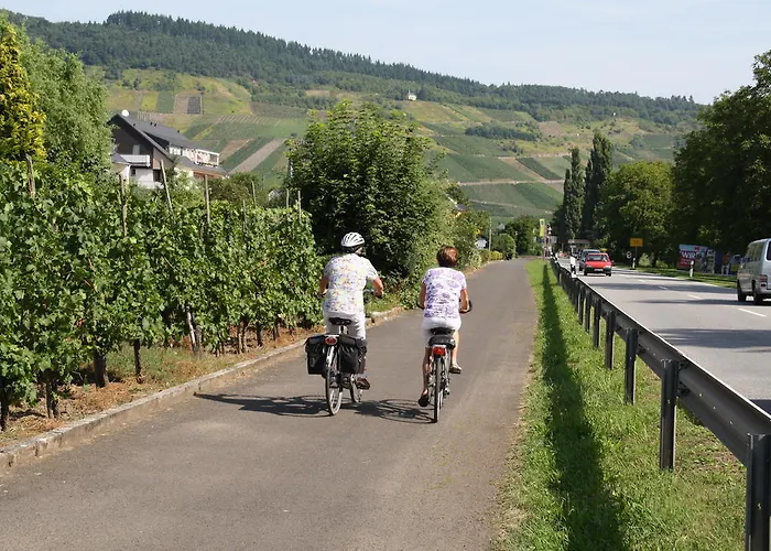 בית אירוח Haus Klosterblick Kröv