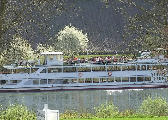 בית אירוח Haus Klosterblick Kröv